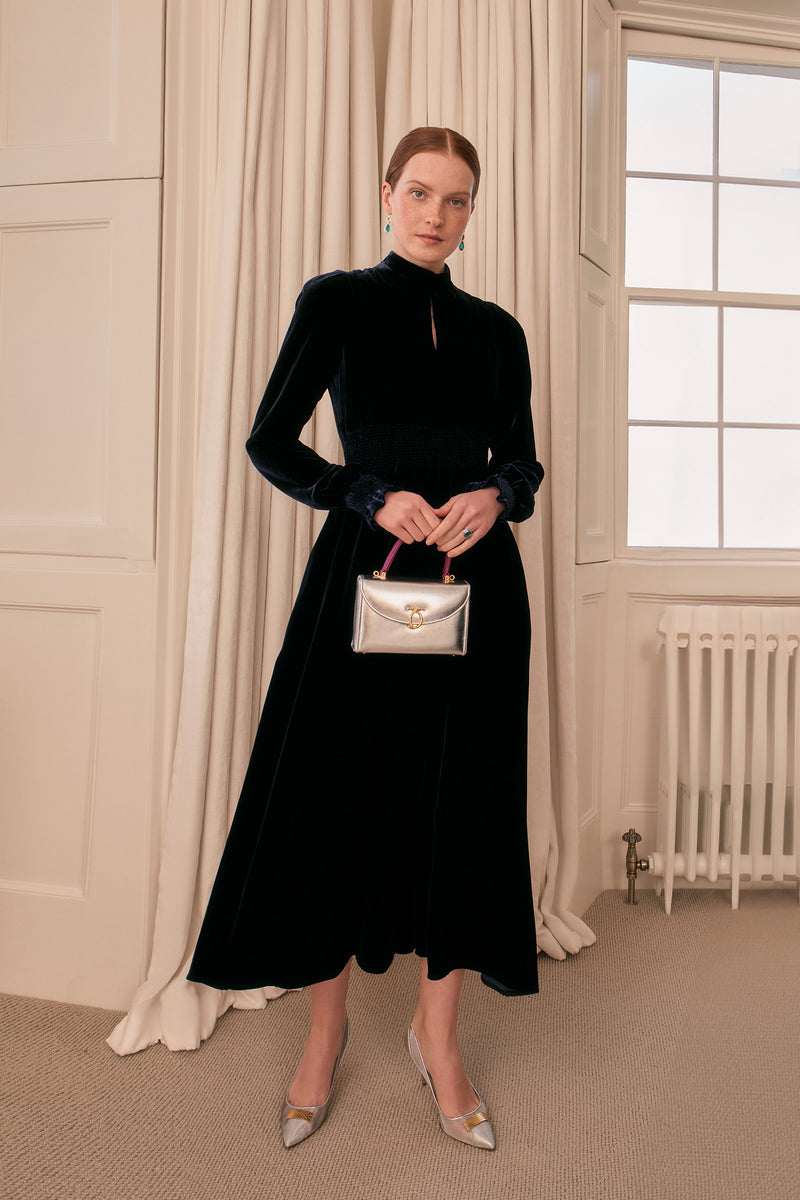 スーツ・フォーマル・ドレス louren sheer docking velour dress Kumiko_Navy_Velvet_model_3_WEB