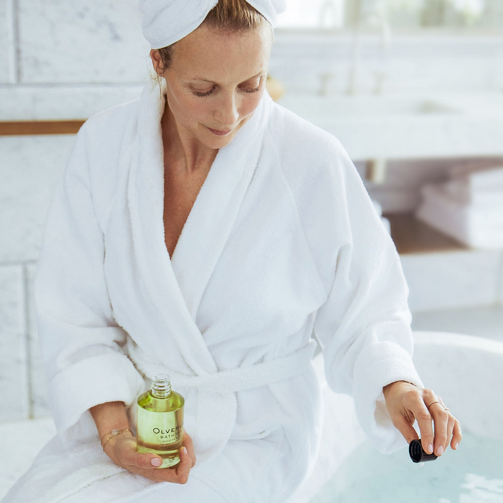 Load image into Gallery viewer, Olverum Bath Oil