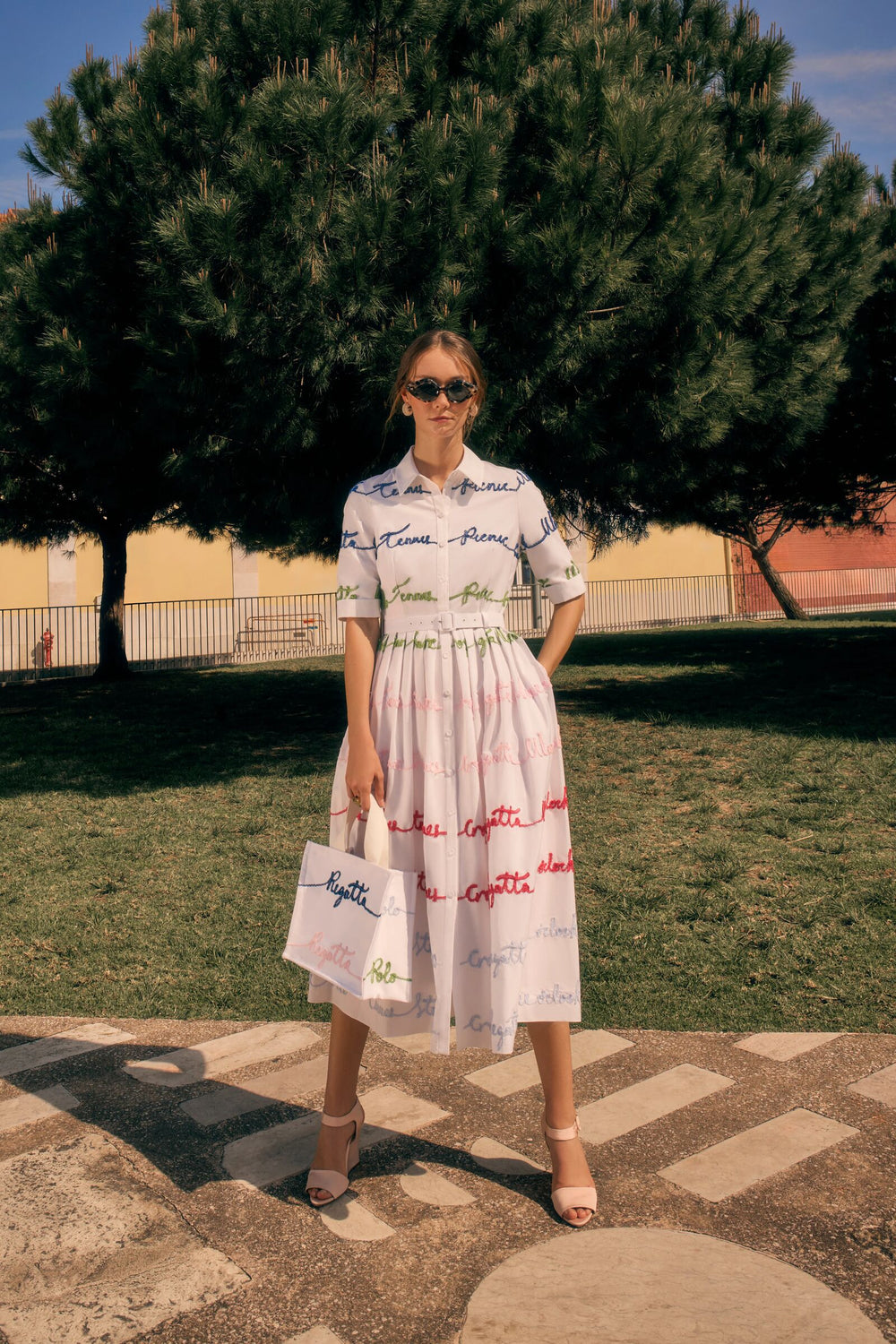 Load image into Gallery viewer, British Summer Embroidered Tote Bag