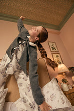 Load image into Gallery viewer, Fine Lambswool and Cashmere Cardigan Grey