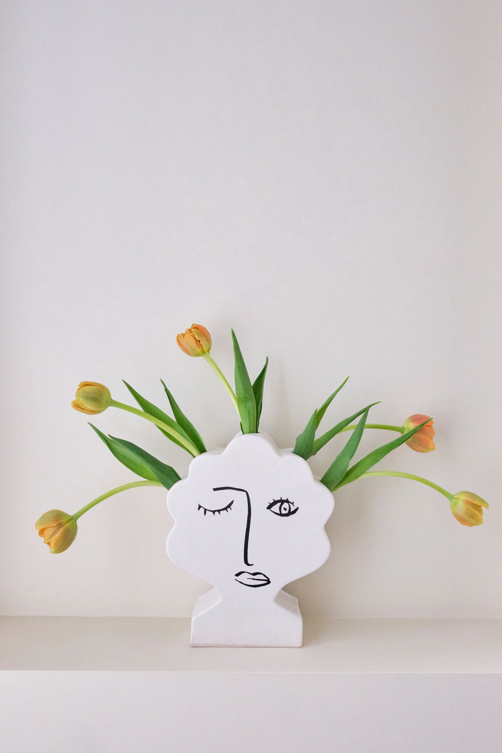 Load image into Gallery viewer, Mademoiselle Tulipiere vase x Emma Glipa