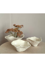 Load image into Gallery viewer, Porcelain Trinket  Bowl Set x Emma Glipa