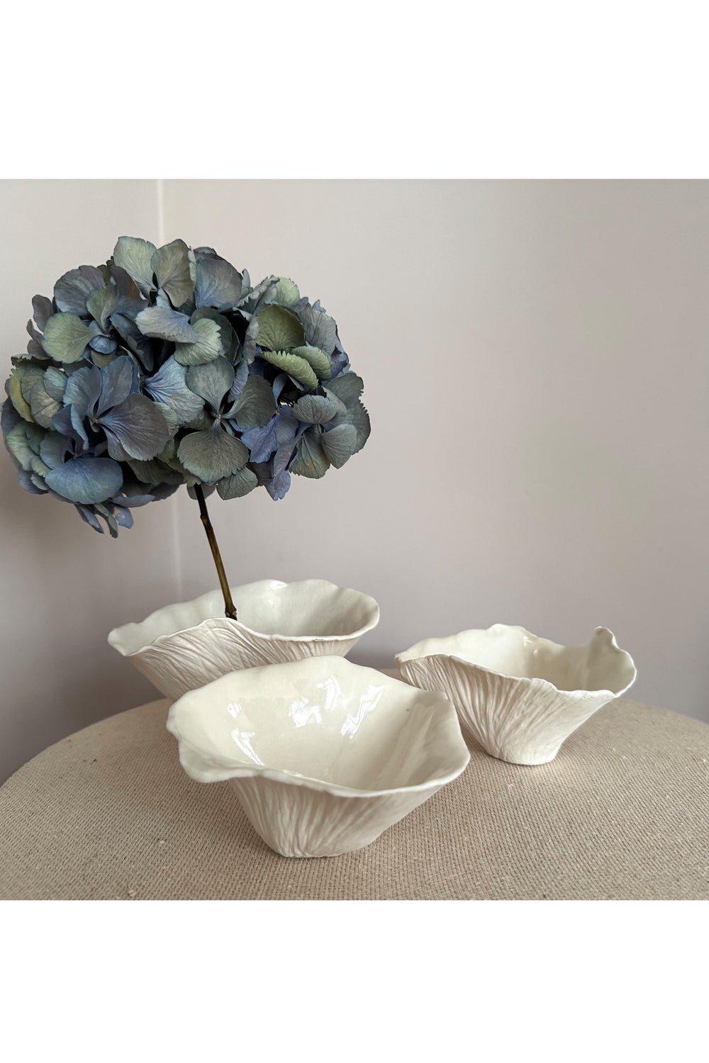 Load image into Gallery viewer, Porcelain Trinket  Bowl Set x Emma Glipa