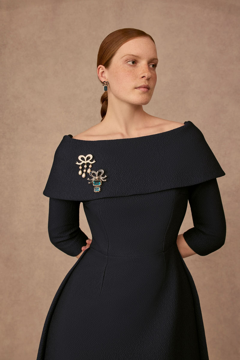 Load image into Gallery viewer, Solid Gold and London Blue Topaz Bow Brooch x Philippa Herbert