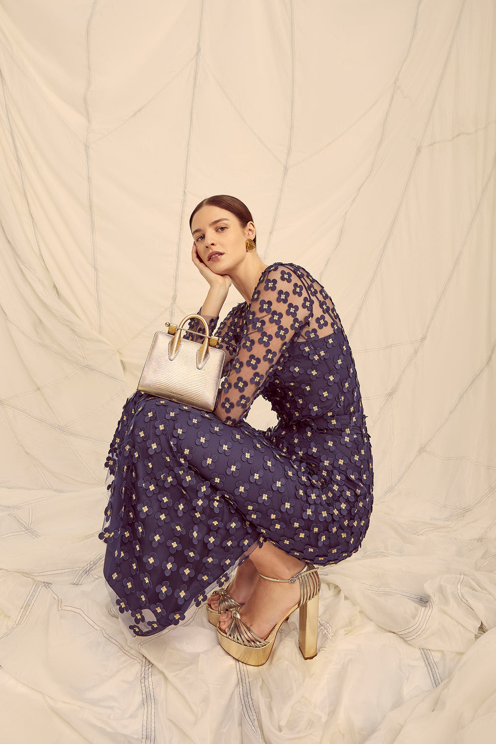 Load image into Gallery viewer, Eos &amp; Harmonia Appliqué Daisy Lace Set