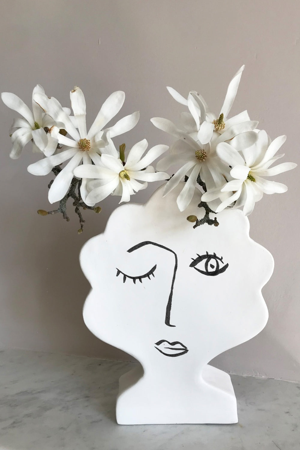 Load image into Gallery viewer, Mademoiselle Tulipiere vase x Emma Glipa