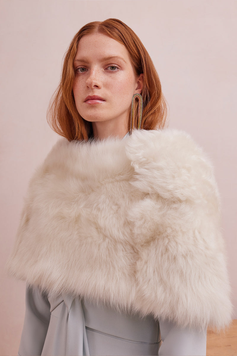Load image into Gallery viewer, Nebraska Sheepskin Cape Snow