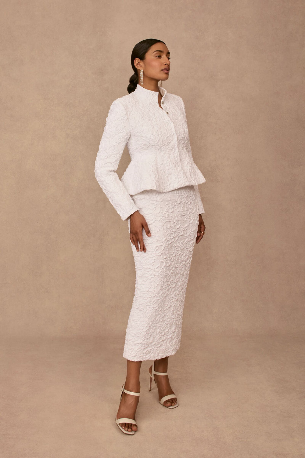 Load image into Gallery viewer, Furano Peplum jacket White Cloqué