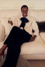 Load image into Gallery viewer, Fine Lambswool and Cashmere Cardigan Oatmeal