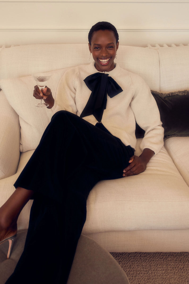 Load image into Gallery viewer, Fine Lambswool and Cashmere Cardigan Oatmeal
