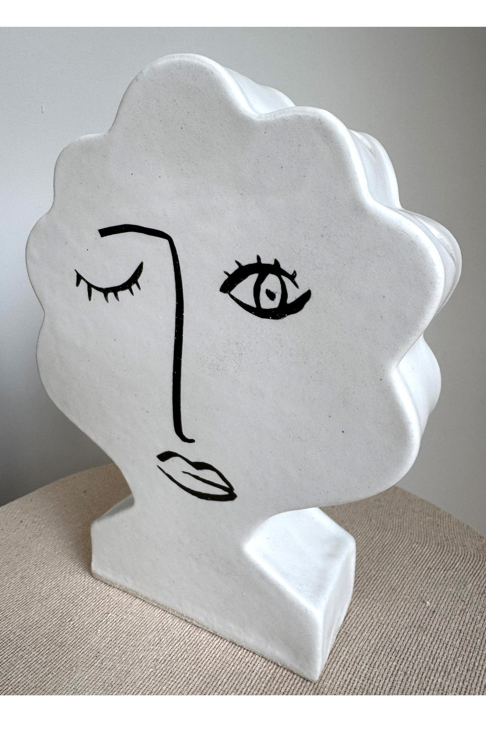 Load image into Gallery viewer, Mademoiselle Tulipiere vase x Emma Glipa