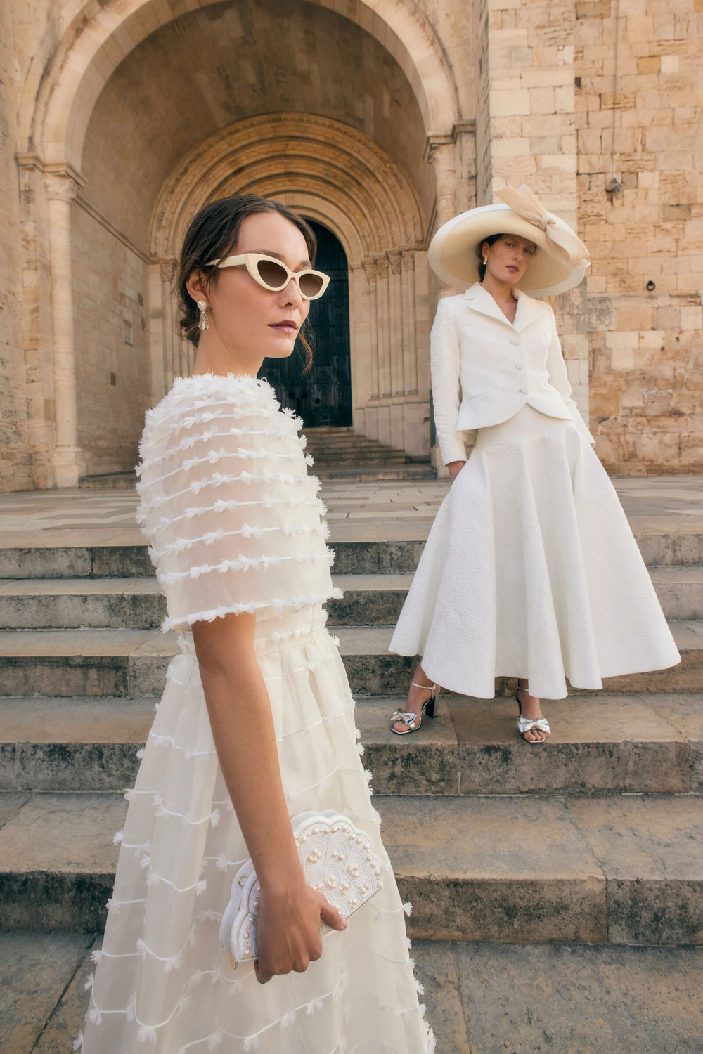 Load image into Gallery viewer, Porto White Embossed Tile Cotton Set