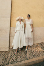 Load image into Gallery viewer, Porto Jacket Embossed Tile Cotton White