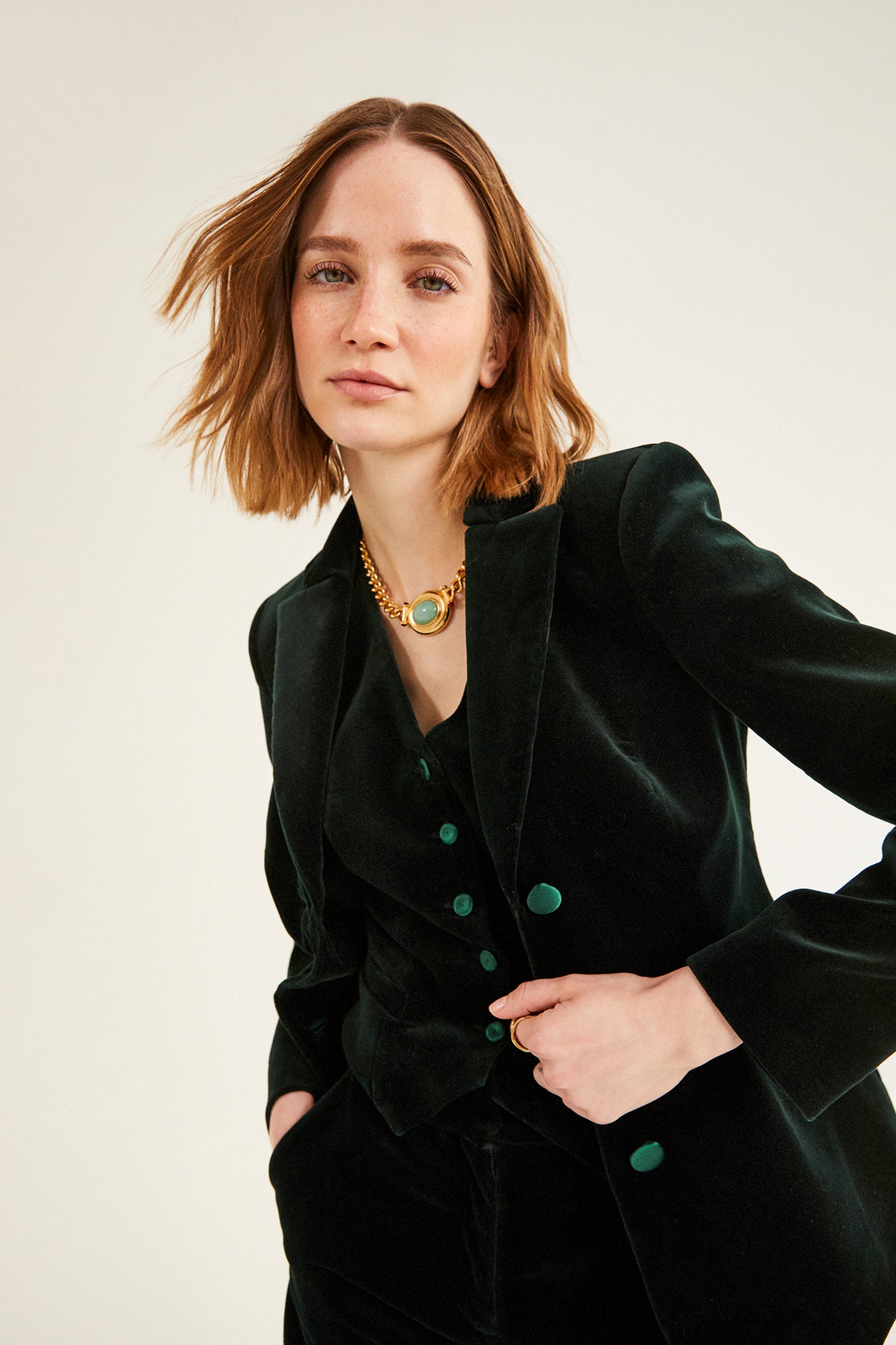 Queens Forest Velvet Blazer Luxury Women's Suiting – Suzannah London