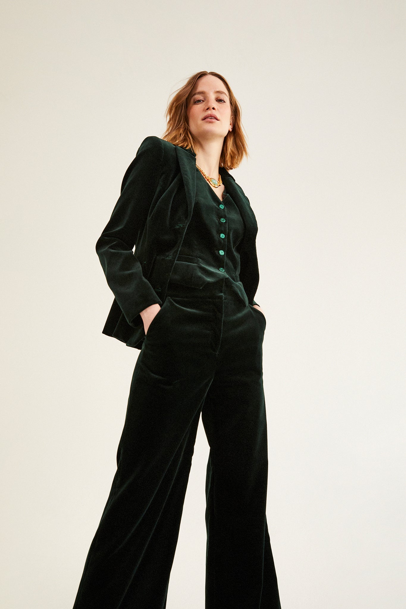 Savannah – Elegant Velvet Blazer