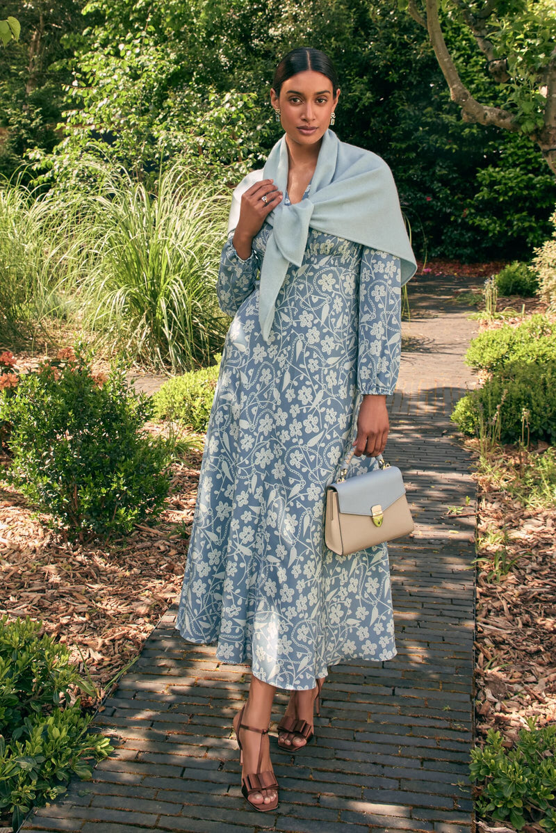 Load image into Gallery viewer, Cashmere Scarf Soft Blue