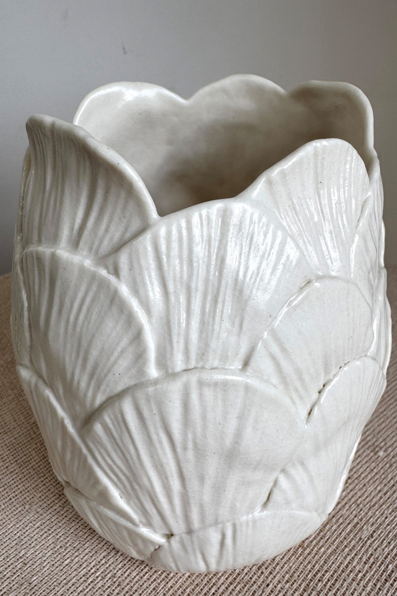 Porcelain Scallop Vase x Emma Glipa