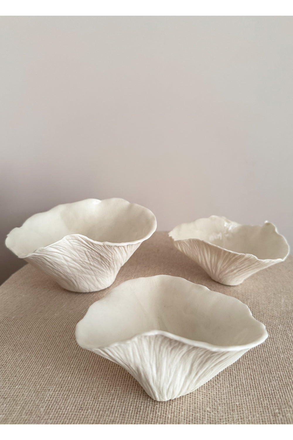 Load image into Gallery viewer, Porcelain Trinket  Bowl Set x Emma Glipa
