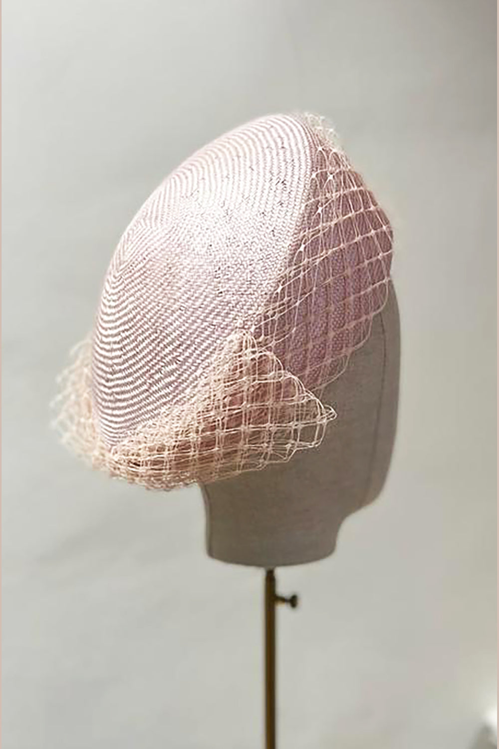 Load image into Gallery viewer, Veiled Bow Pillbox