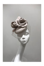 Load image into Gallery viewer, Mini Knot and Floral Putty Hat